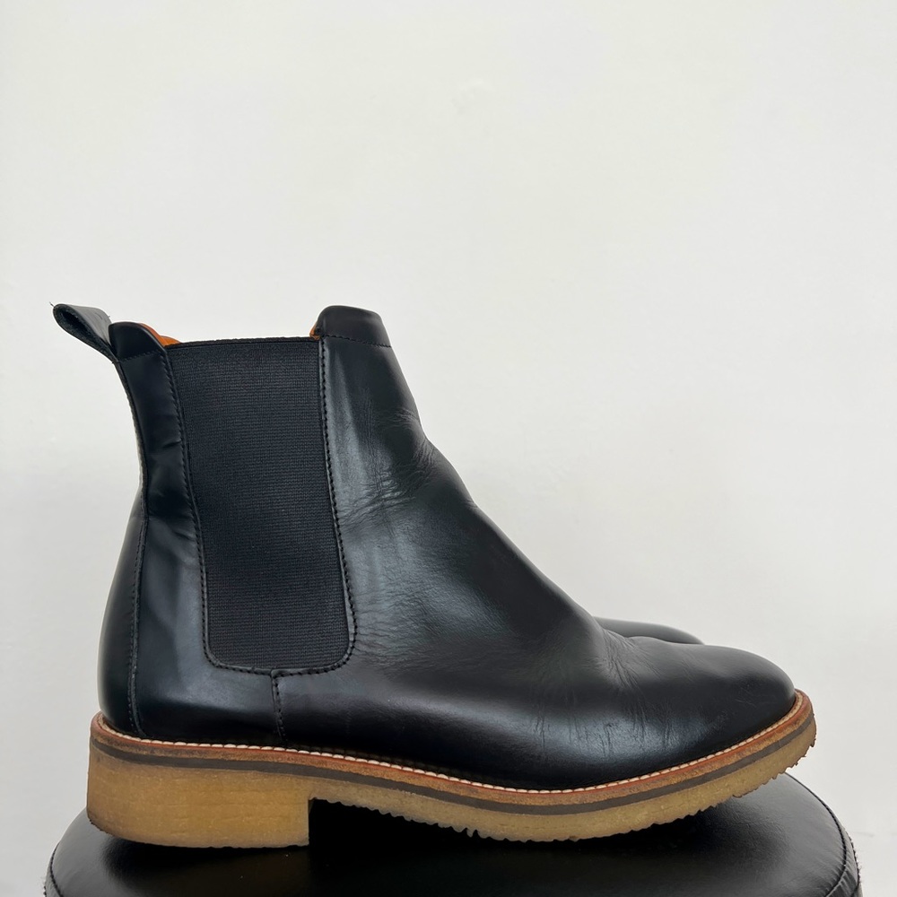 Everlane Italian Leather Chelsea Boot - Size 8 Womens